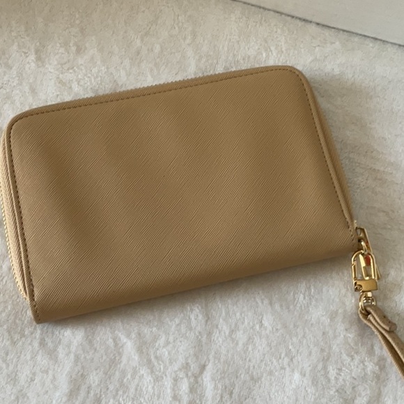 Lost + Wander Tan Wallet - Picture 3 of 5